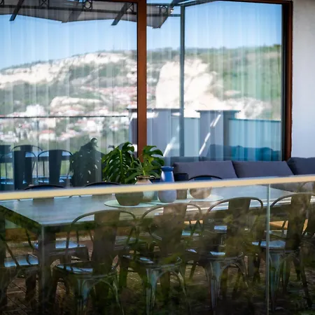 Queen's Penthouse Apartmán Balčik