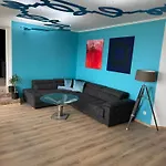 Queen's Penthouse Apartment *