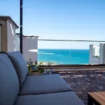 Queen's Penthouse Apartment