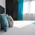 Queen's Penthouse Apartment