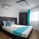 Queen's Penthouse Apartment