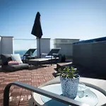 Queen's Penthouse Apartment *