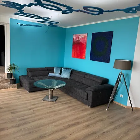 Queen's Penthouse Apartment *