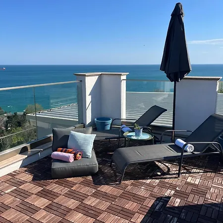 Queen's Penthouse *