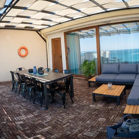 Queen's Penthouse *