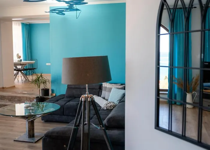 Апартаменти Queen's Penthouse *