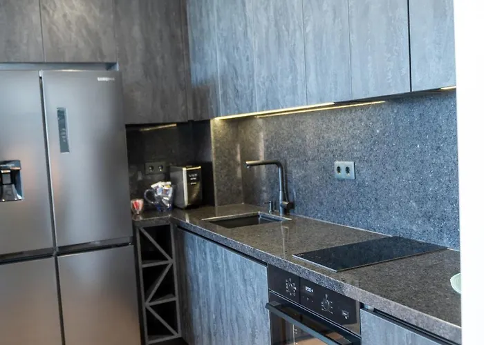 Апартаменти Queen's Penthouse Балчик