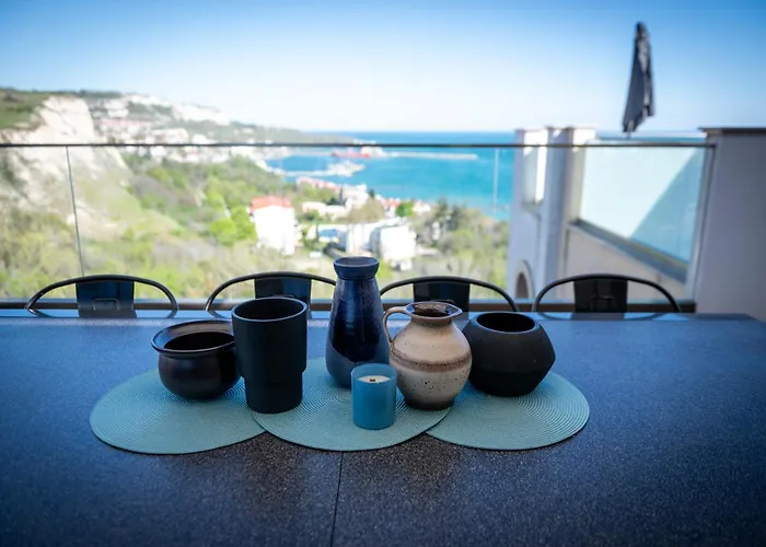 Апартаменти Queen's Penthouse Балчик