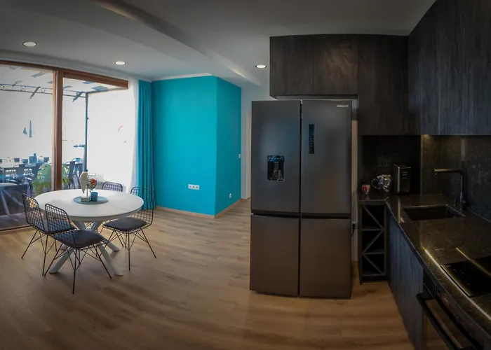 Queen's Penthouse Апартаменти