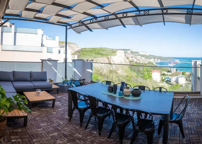 Queen's Penthouse Апартаменти