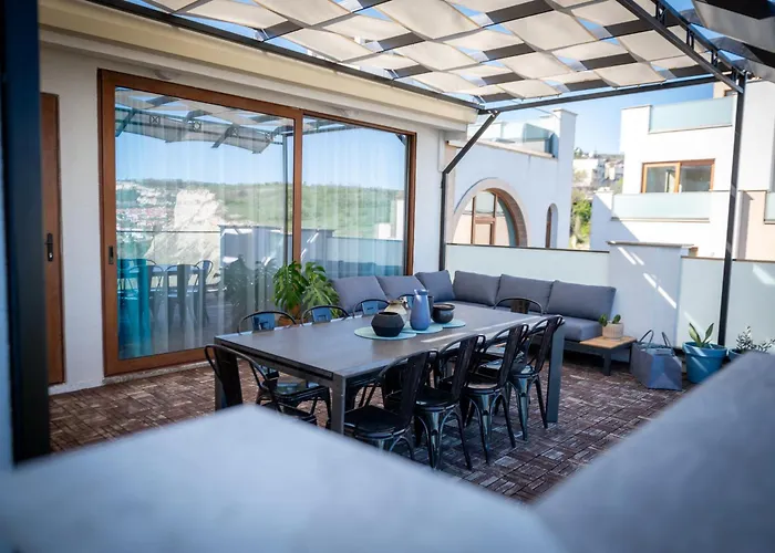 Апартаменти Queen's Penthouse Балчик