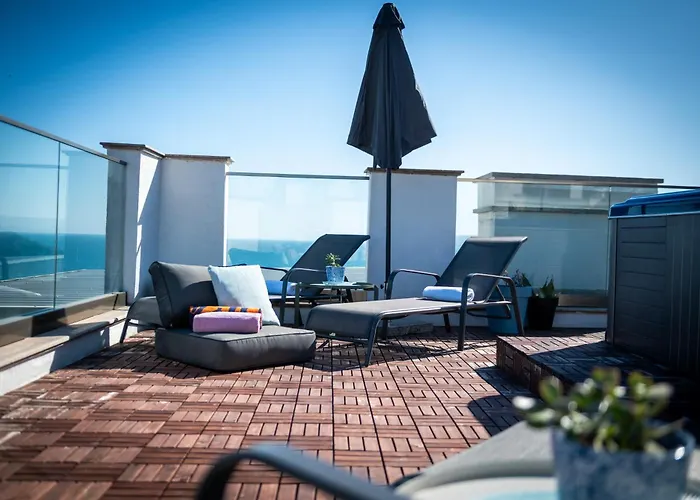 Апартаменти Queen's Penthouse *