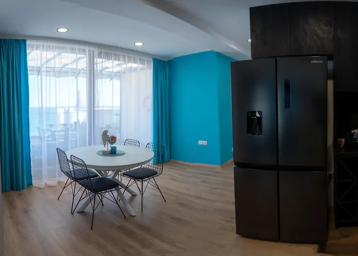 Queen's Penthouse Апартаменти Балчик