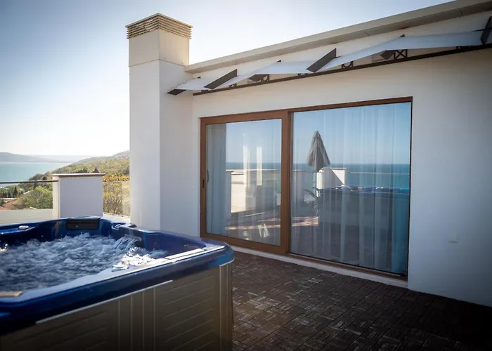 Queen's Penthouse Апартаменти *