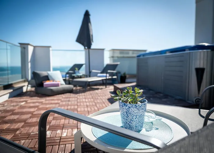 Апартаменти Queen's Penthouse *