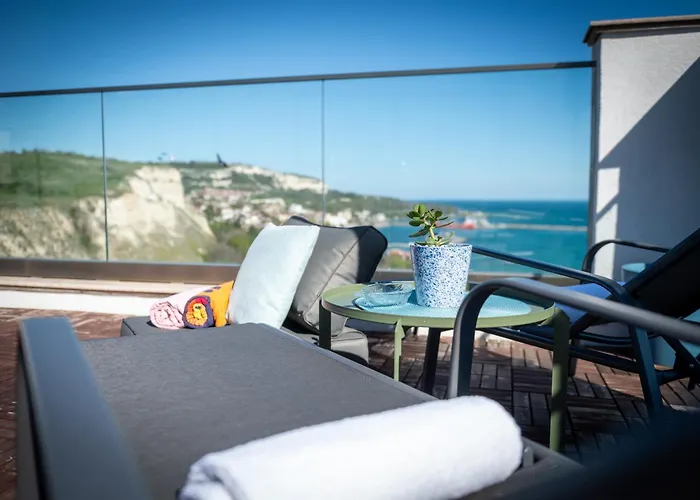 Апартаменти Queen's Penthouse Балчик