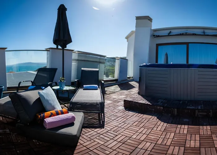 Queen's Penthouse Апартаменти